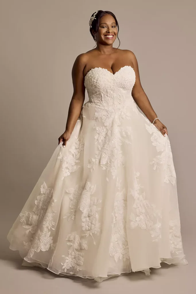 Strapless 3D Floral Organza Wedding Dress